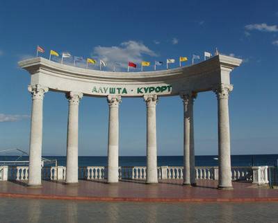 Алушта вводит туристическую карту