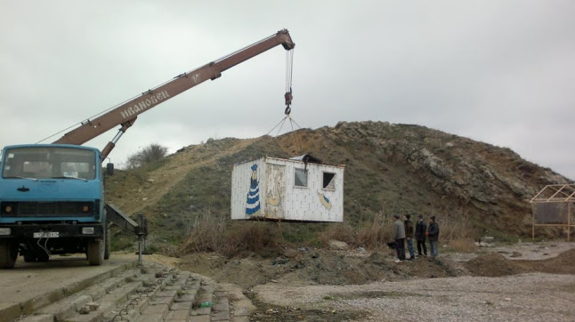 В Коктебеле продолжается снос незаконных объектов торговли (фото)