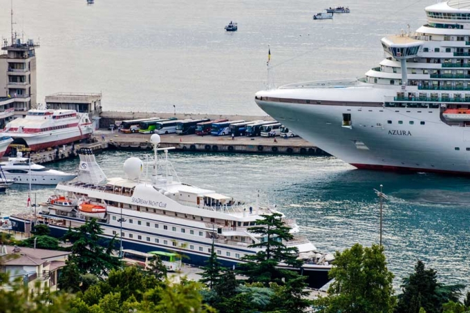 Морской порт Ялты впервые принял сразу четыре круизных лайнера (фото)